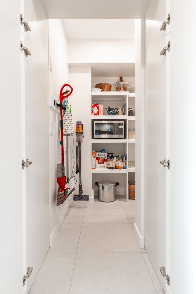 Log house kitchen renovation