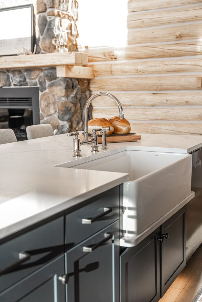 Log house kitchen renovation