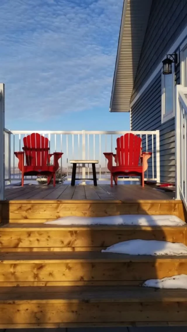 This week, we're thrilled to feature @everflow_regina of @reginaregionhba! 🏡✨ Transforming homes and businesses in Regina and beyond, they specialize in everything from durable metal roofing to custom, energy-efficient siding. Their skilled team also crafts beautiful decks and railings tailored to your needs. Discover how they can enhance your property today! 🌟 Contact them now: https://everflow.ca/