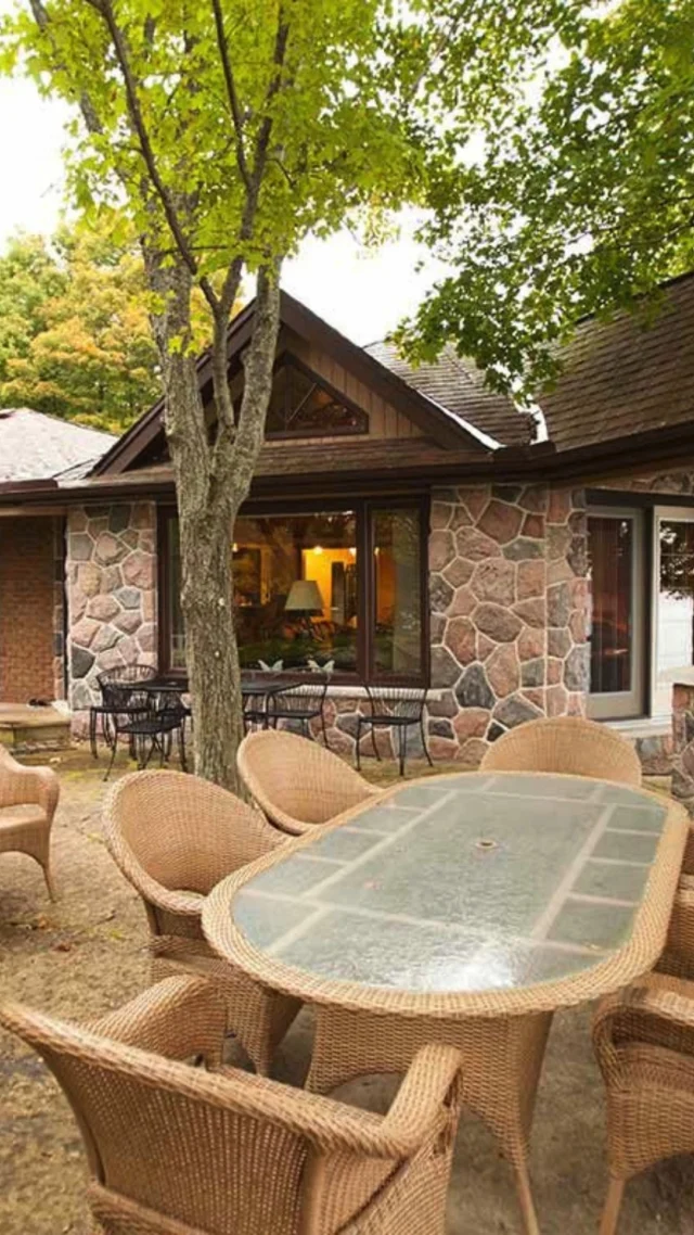 Dreaming of a custom home, cottage, or unique addition? Timberline Custom Homes is your go-to partner for turning visions into reality, offering a complete service experience from design to landscaping. With a reputation for quality and trust, they exceed building standards and are backed by Tarion Home Warranty. Serving the Kawartha Lakes area and beyond, Timberline is ready to craft your dream build, whether by the shore or deep in the woods. Explore their exceptional work and start your journey today: http://www.timberlinecustomhomes.ca/ #RenoMarkMemberSpotlight
